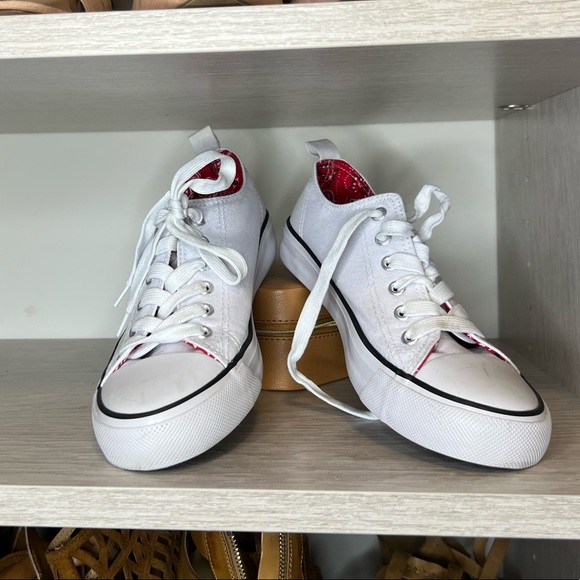 Twisted Kix Slip In Step Out Sneakers - Picture 4 of 9